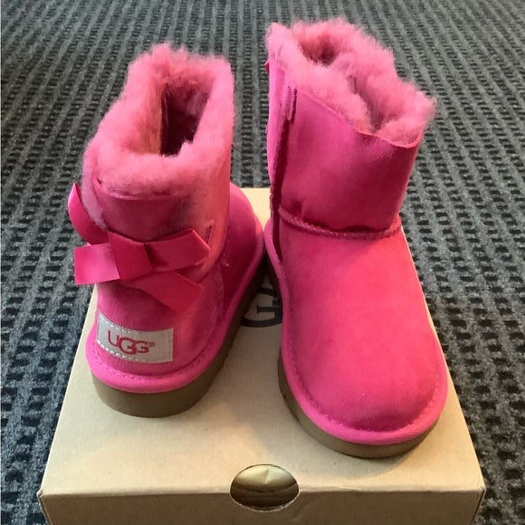 Ugg Uggs Bailey bow toddler girls cerise hot pink fuchsia boots size 9 - Picture 1 of 7